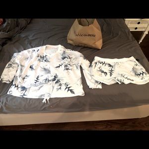 NWT La Vie En Rose lounge set